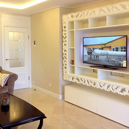 At Commodoro Villeneuve-Loubet