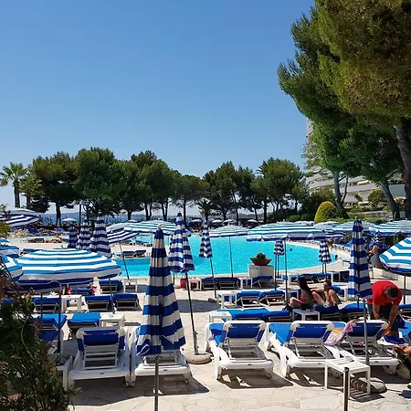 At Commodoro * Villeneuve-Loubet